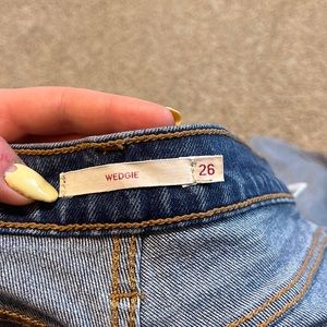 Levi’s wedgie jean